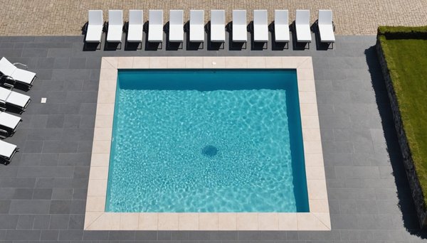 10 inspirations d'aménagement autour d'une piscine au pays basque